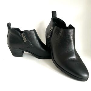 VIONIC Women's Cecily Ankle Boot Black Leather Weatherproof Size 6.5 Shoe